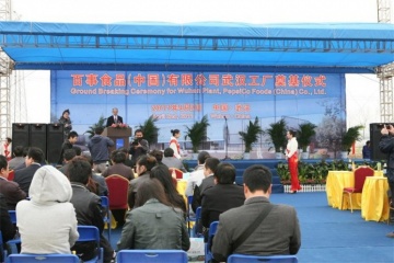 （7米鋼結構廠(chǎng)房-100W工礦燈）浙江杭州錢(qián)鴻集團車(chē)間亮化改造項目
